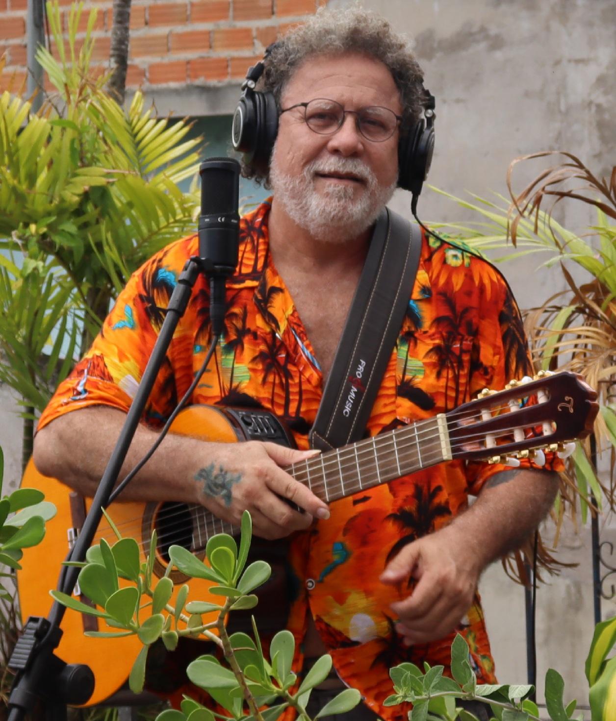 Sérgio Leite convida o público a passear pela obra musical de Caetano Veloso em Belém